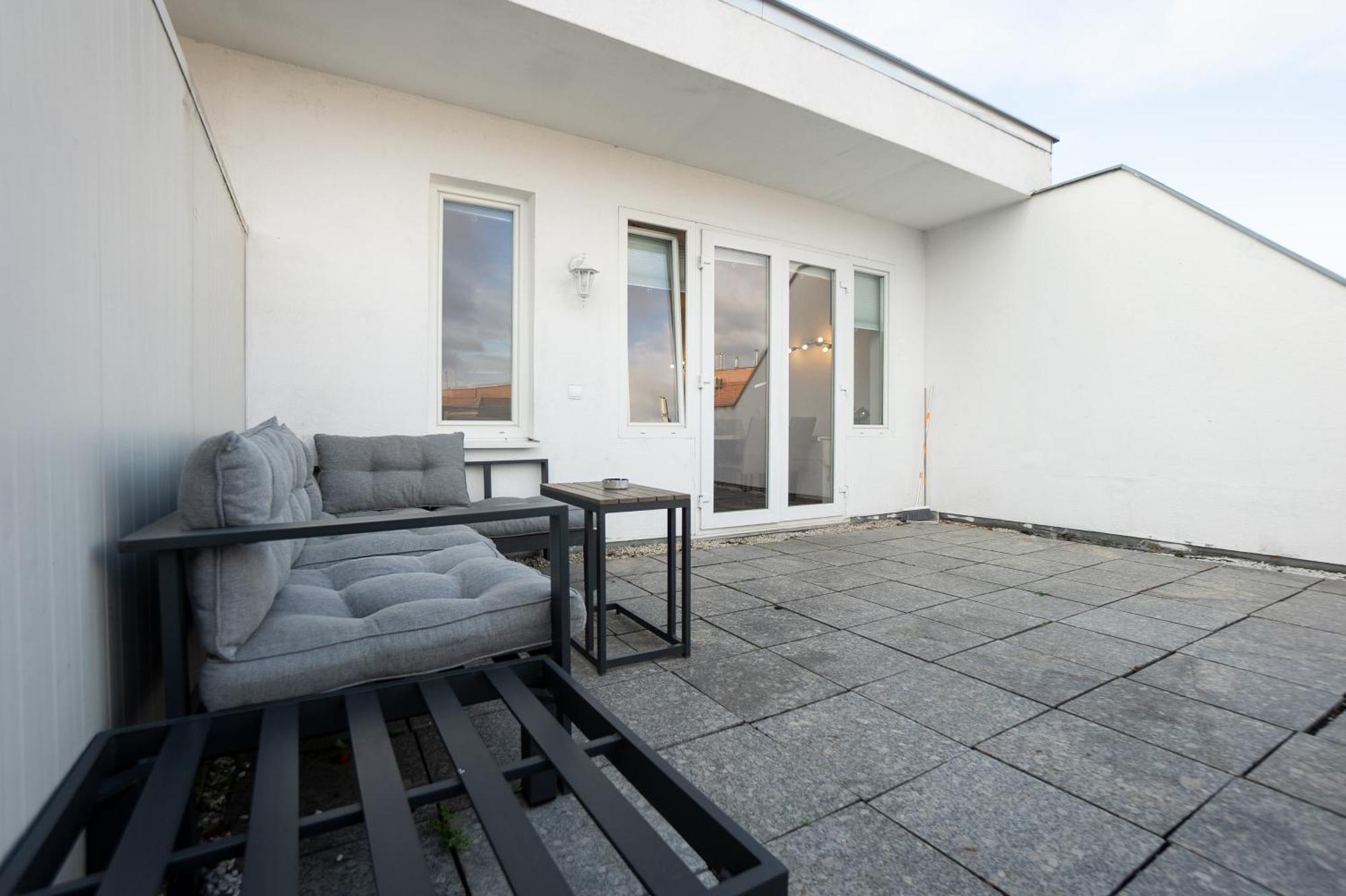 Apartment With A Private Terrace Located Right Near Belvedere Castle, 15 Minutes Away From Stephansdom Wiedeń Zewnętrze zdjęcie