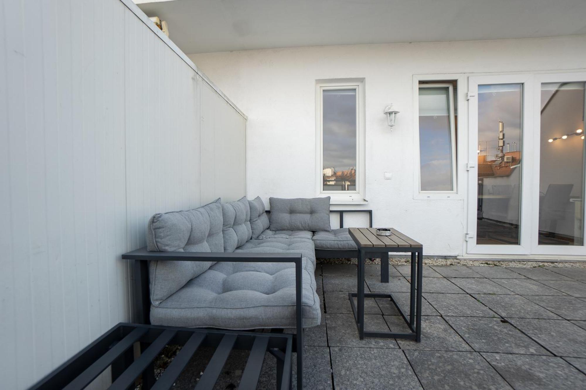 Apartment With A Private Terrace Located Right Near Belvedere Castle, 15 Minutes Away From Stephansdom Wiedeń Zewnętrze zdjęcie