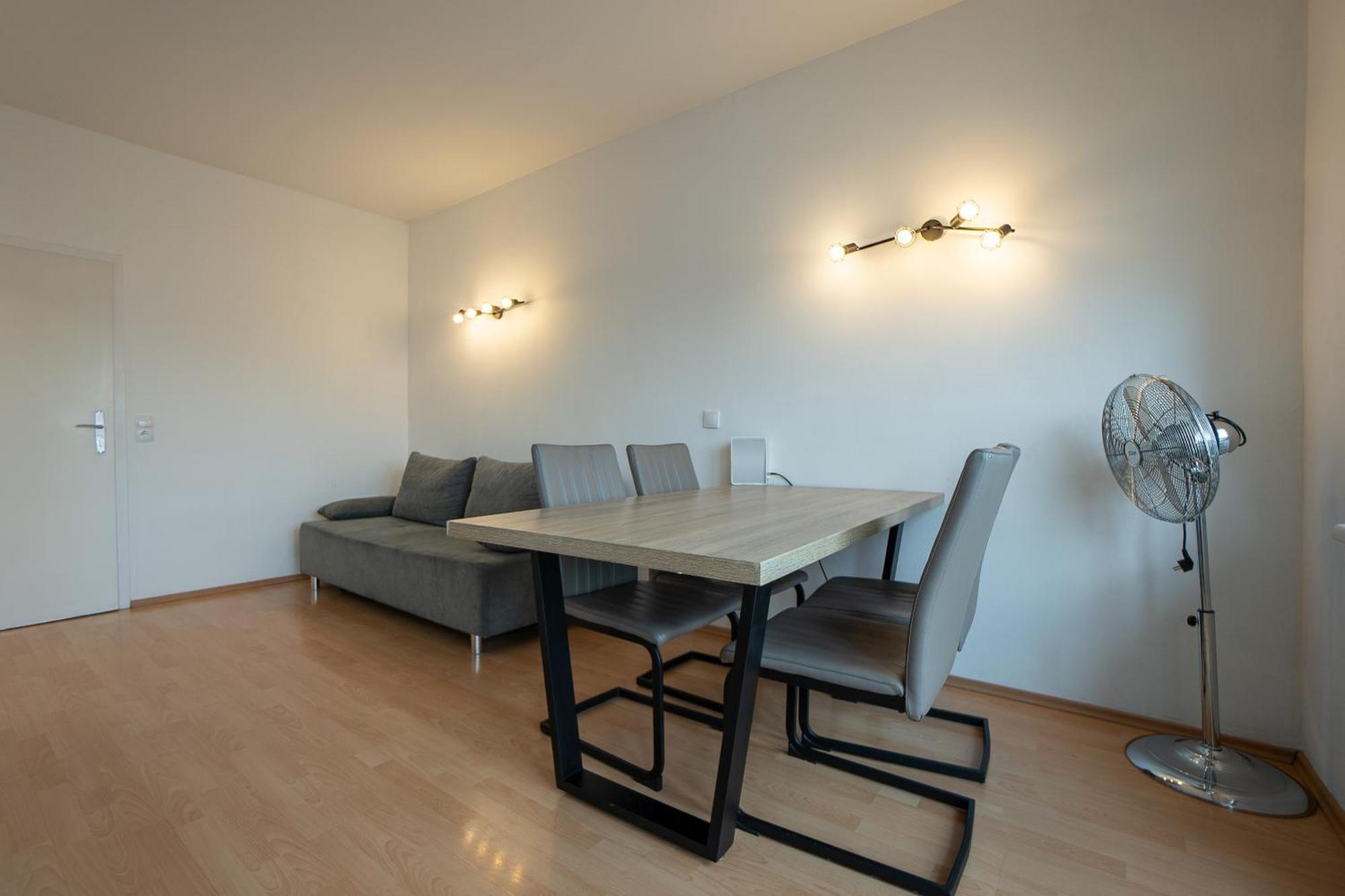 Apartment With A Private Terrace Located Right Near Belvedere Castle, 15 Minutes Away From Stephansdom Wiedeń Zewnętrze zdjęcie